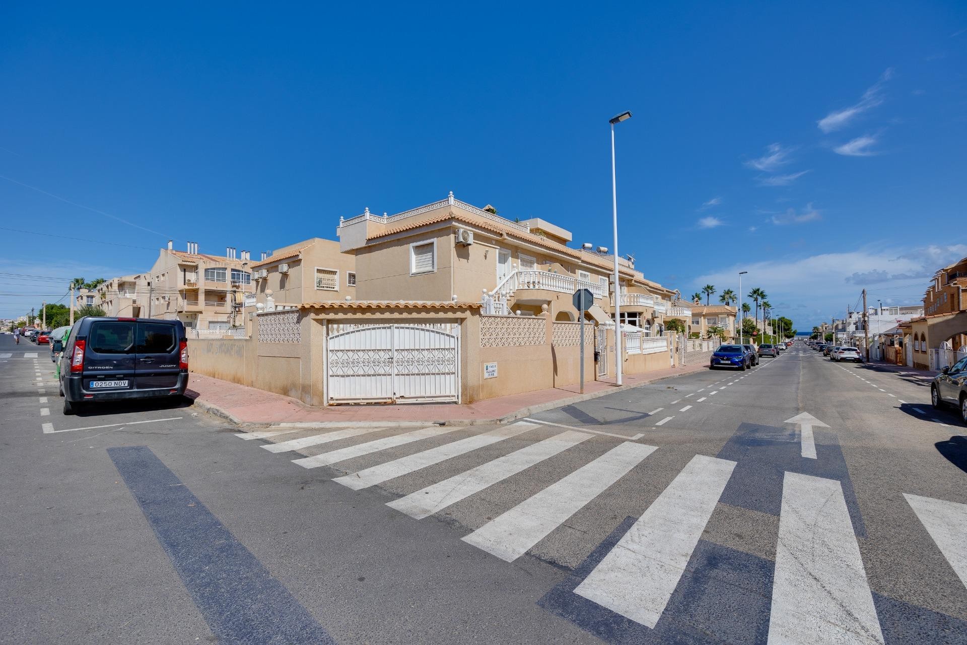 Resale - Bungalow -
Torrevieja - Los Frutales