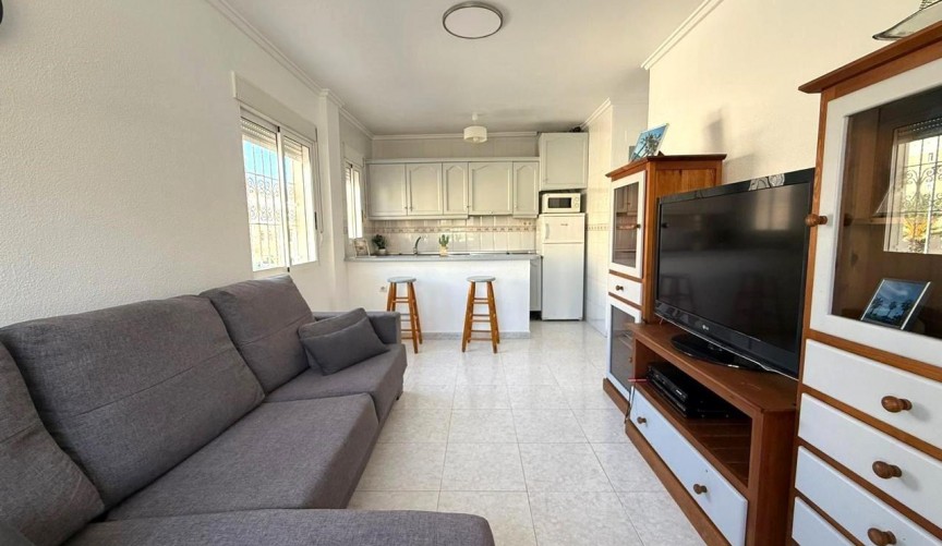 Resale - Bungalow -
Torrevieja - Los Frutales