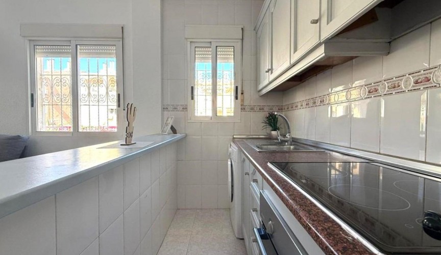 Resale - Bungalow -
Torrevieja - Los Frutales