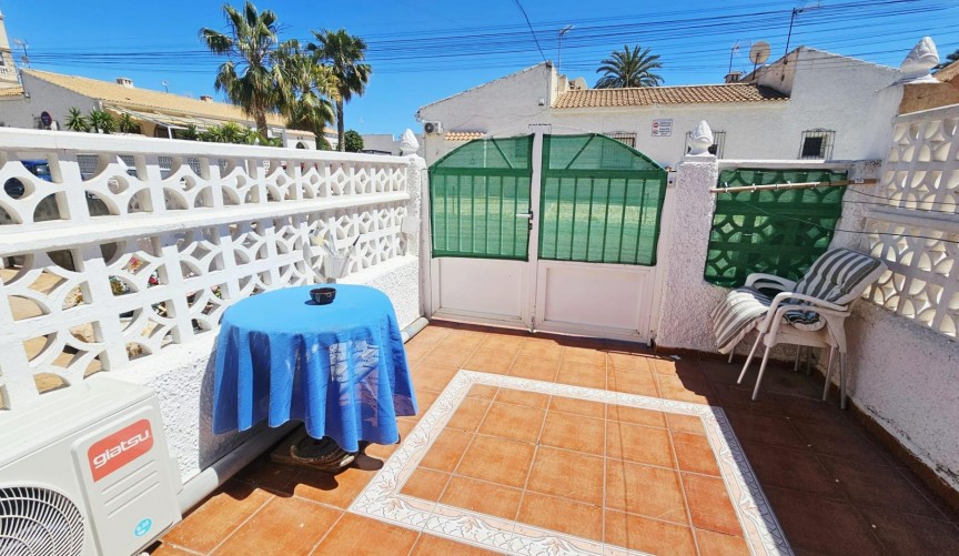 Resale - Bungalow -
Torrevieja - Nueva Torrevieja