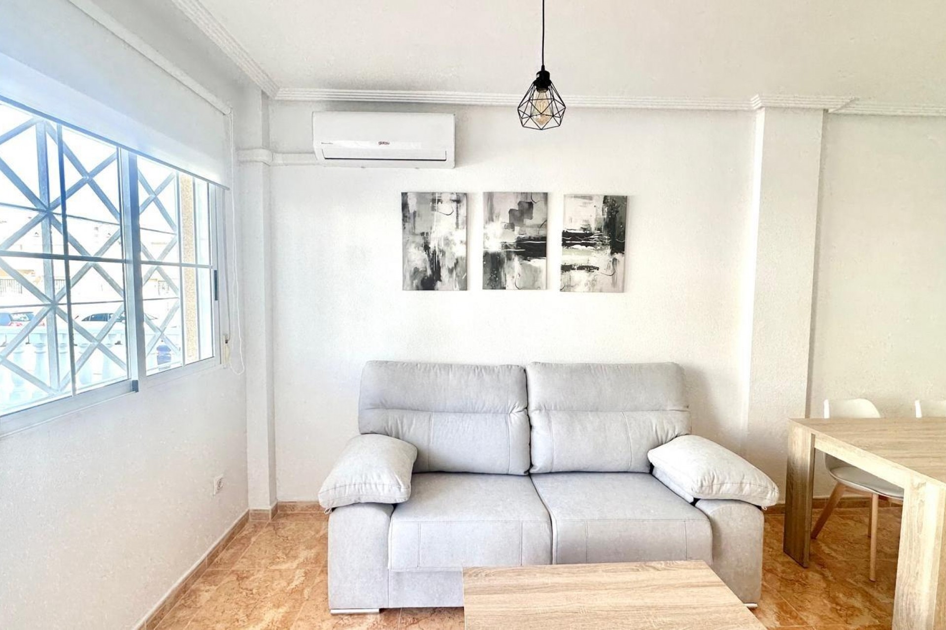 Resale - Bungalow -
Torrevieja - Playa de los Locos