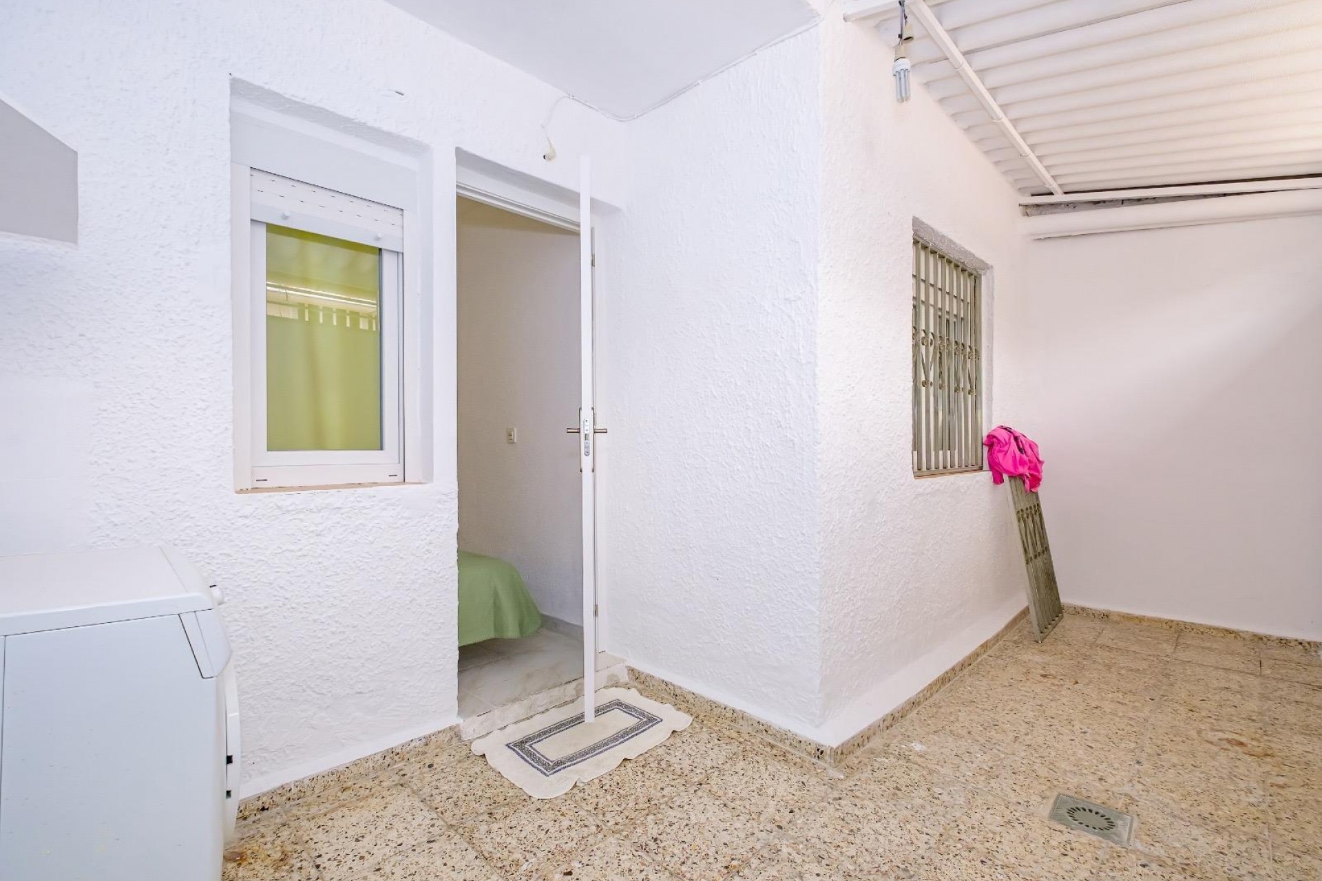 Resale - Bungalow -
Torrevieja - Playa De Los Naufragos