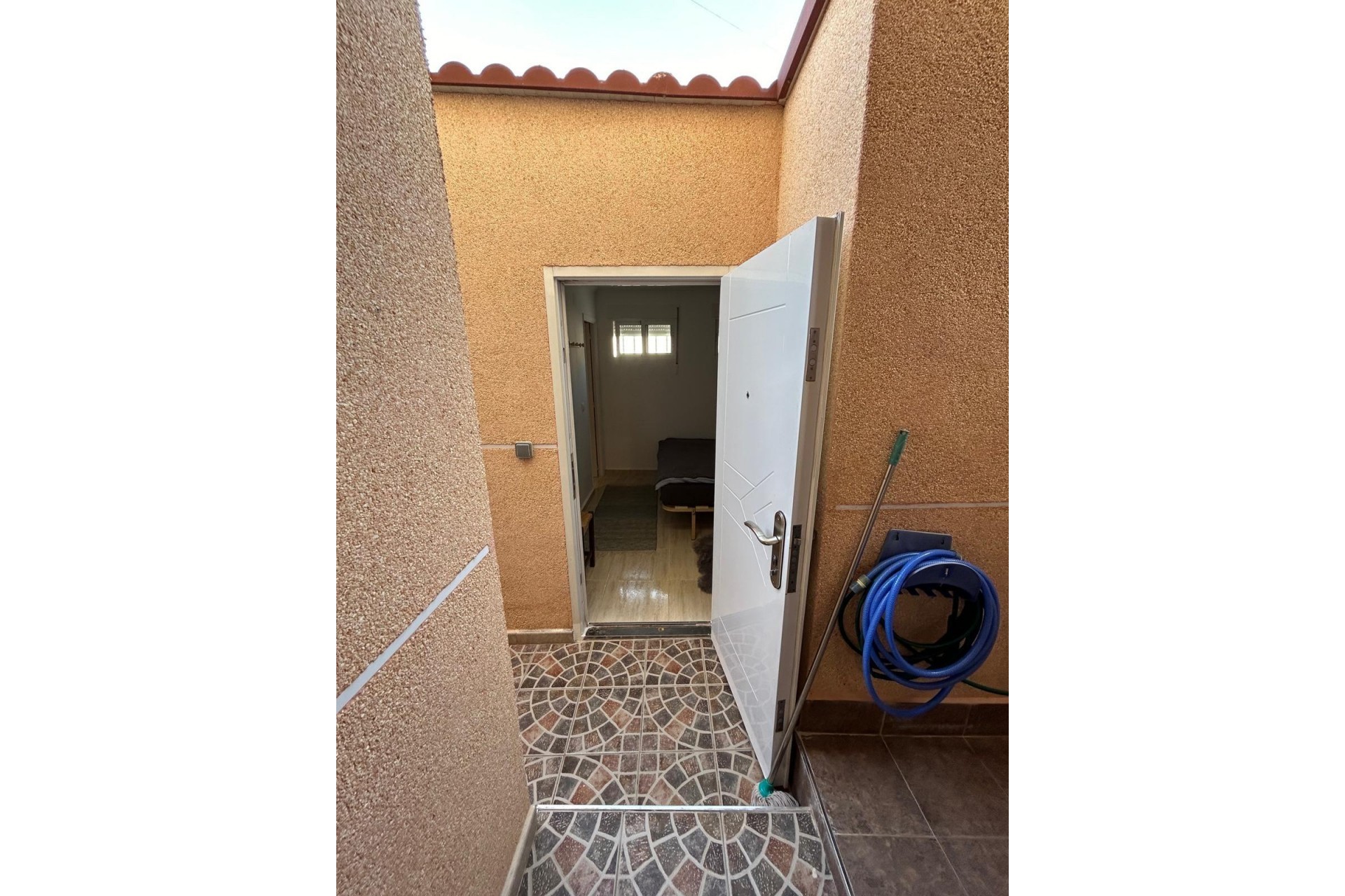 Resale - Bungalow -
Torrevieja - Playa De Los Naufragos