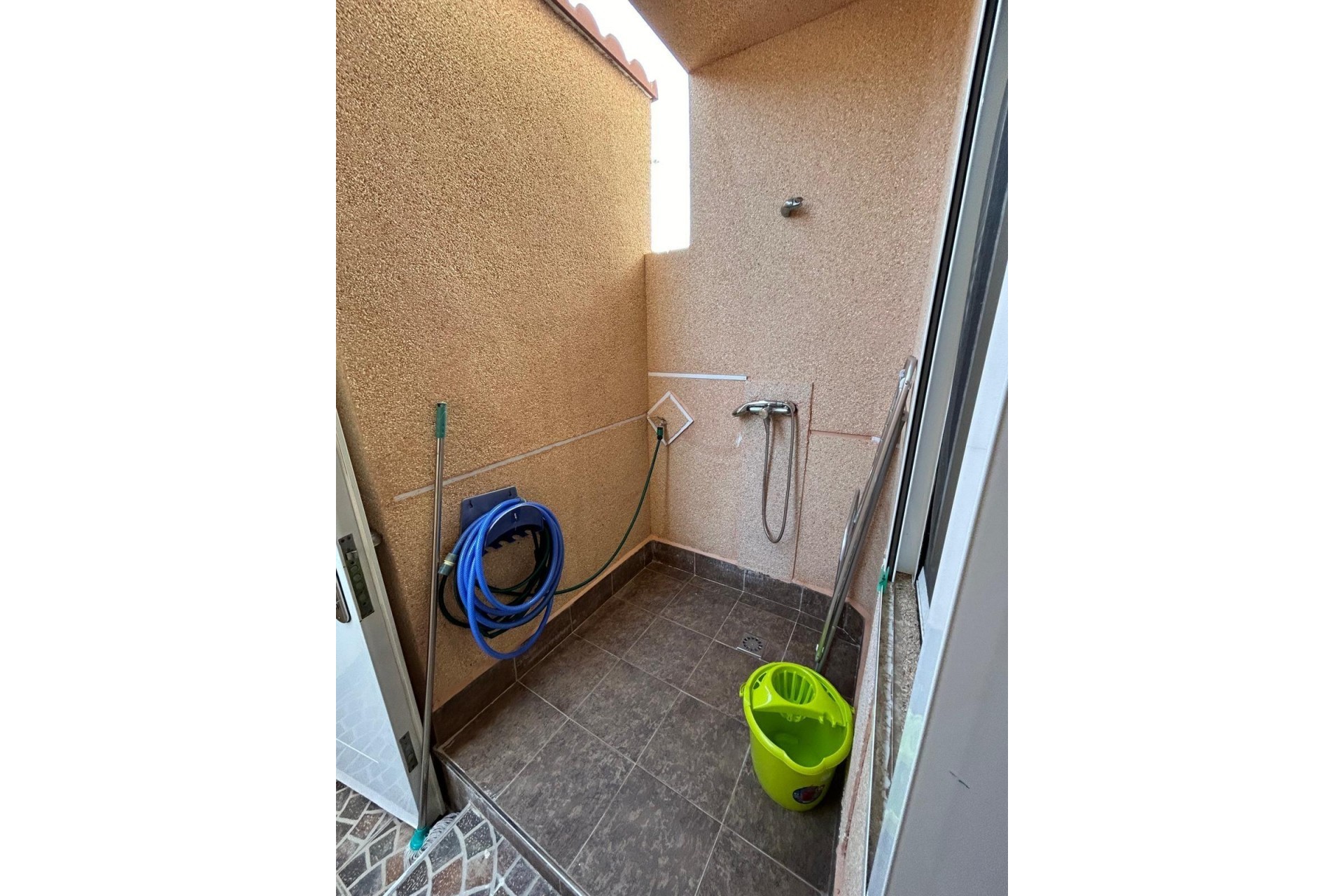 Resale - Bungalow -
Torrevieja - Playa De Los Naufragos