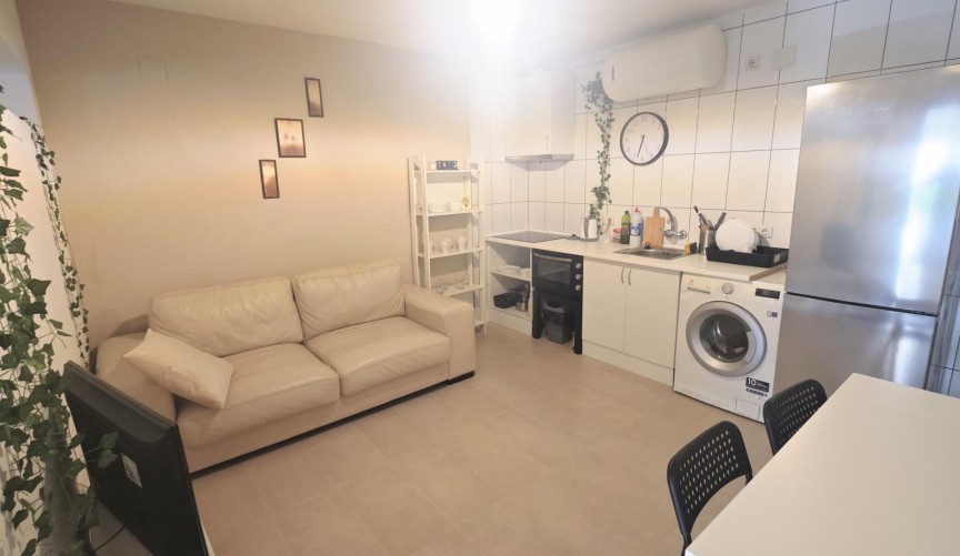 Resale - Bungalow -
Torrevieja - Playa del Cura