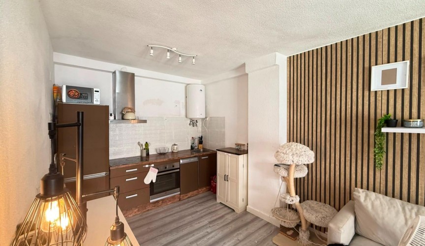 Resale - Bungalow -
Torrevieja - Playa del Cura