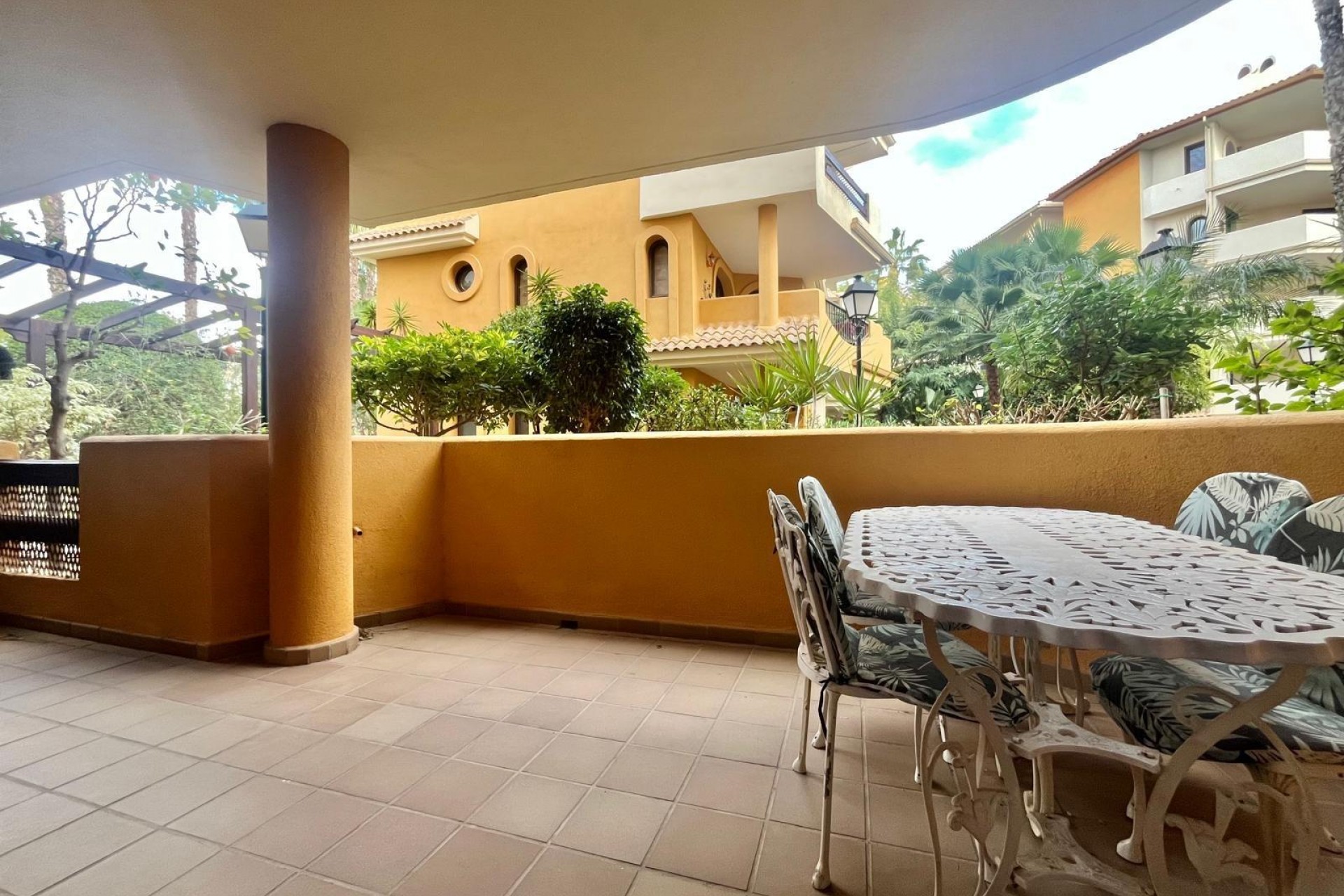 Resale - Bungalow -
Torrevieja - Punta Prima