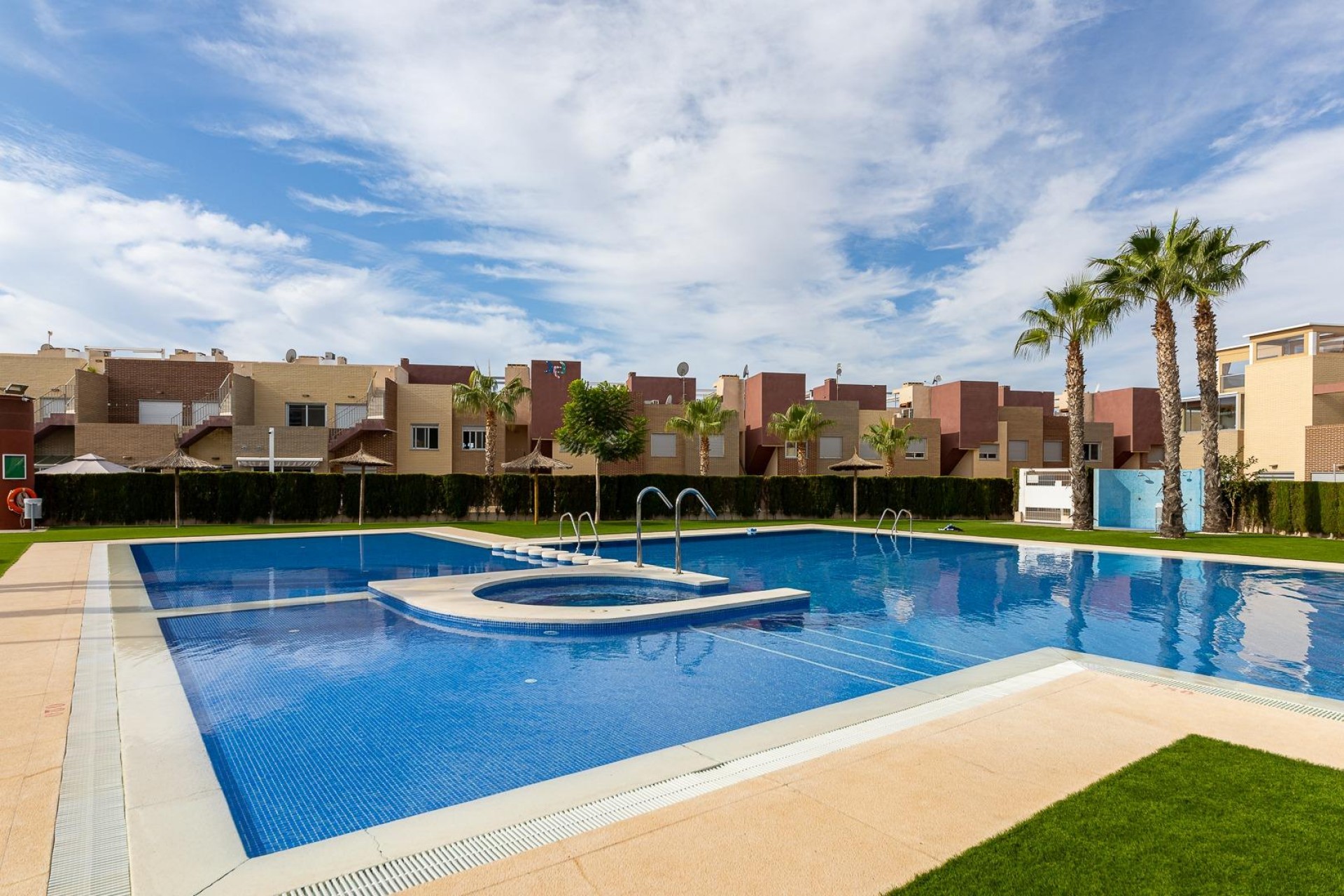 Resale - Bungalow -
Torrevieja - Sector 25