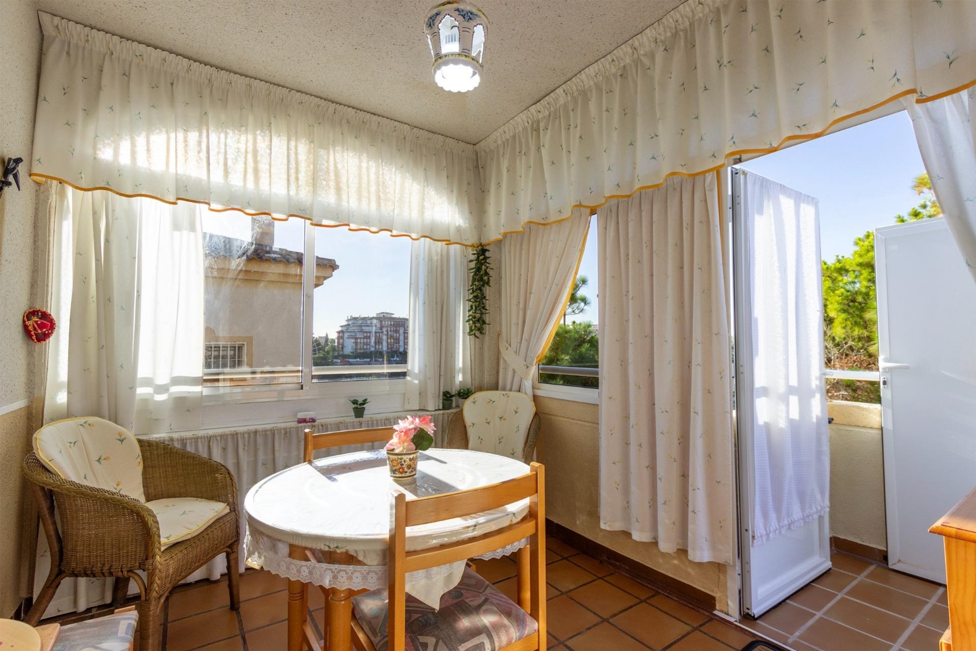 Resale - Bungalow -
Torrevieja - Torreblanca