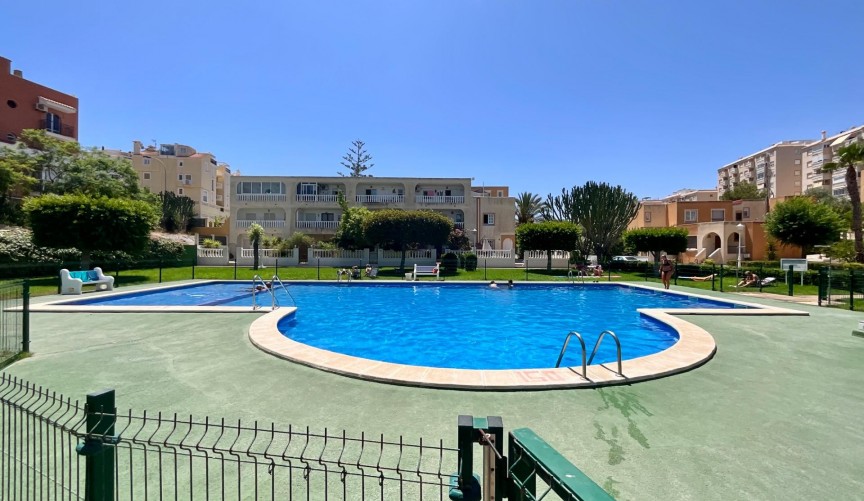 Resale - Bungalow -
Torrevieja - Torreblanca