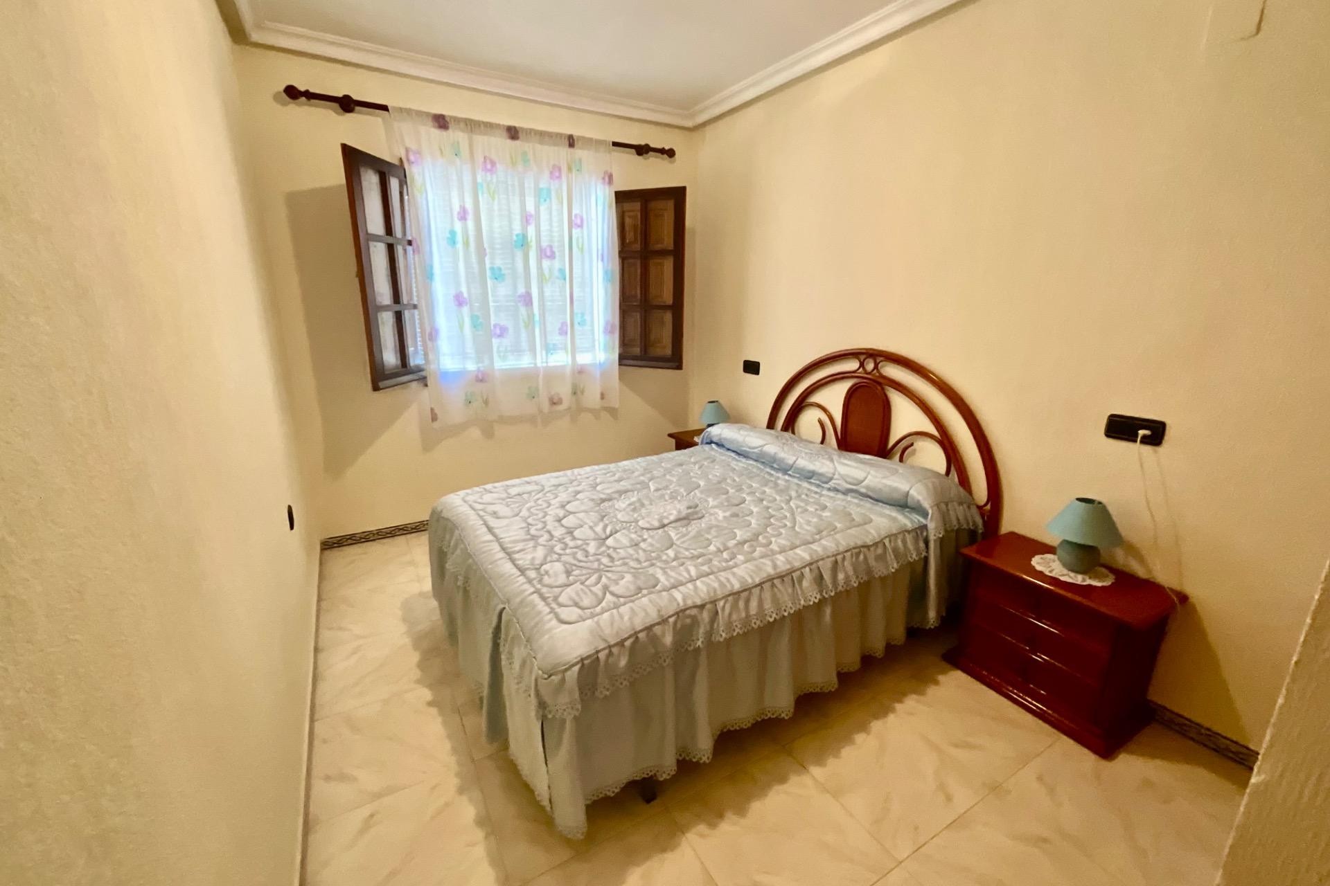 Resale - Bungalow -
Torrevieja - Torreblanca