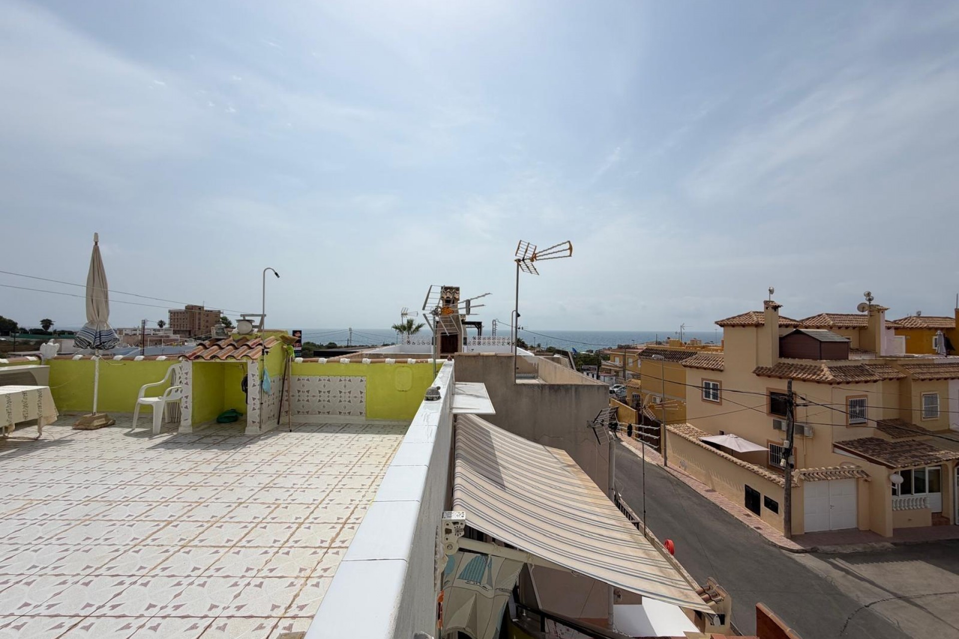 Resale - Bungalow -
Torrevieja - Torreblanca