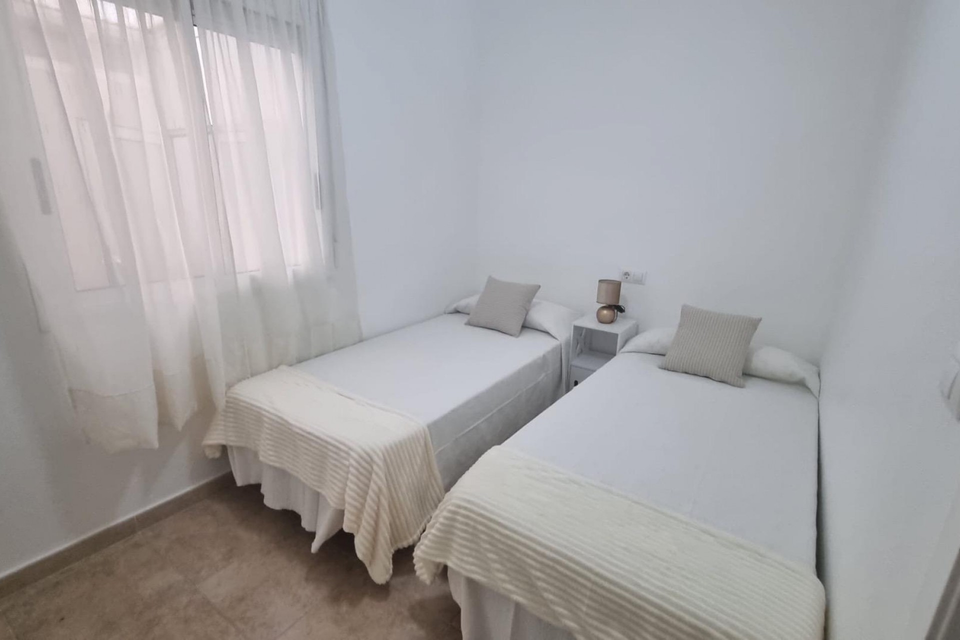 Resale - Bungalow -
Torrevieja - Torreblanca