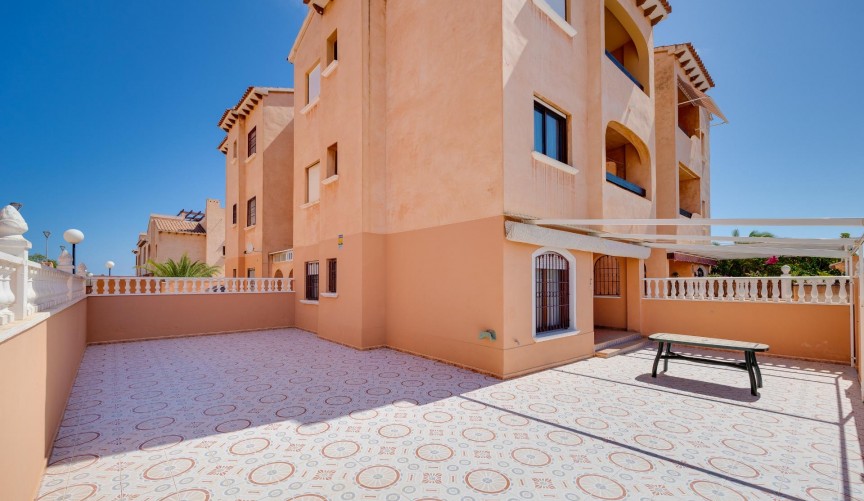 Resale - Bungalow -
Torrevieja - Torrejón