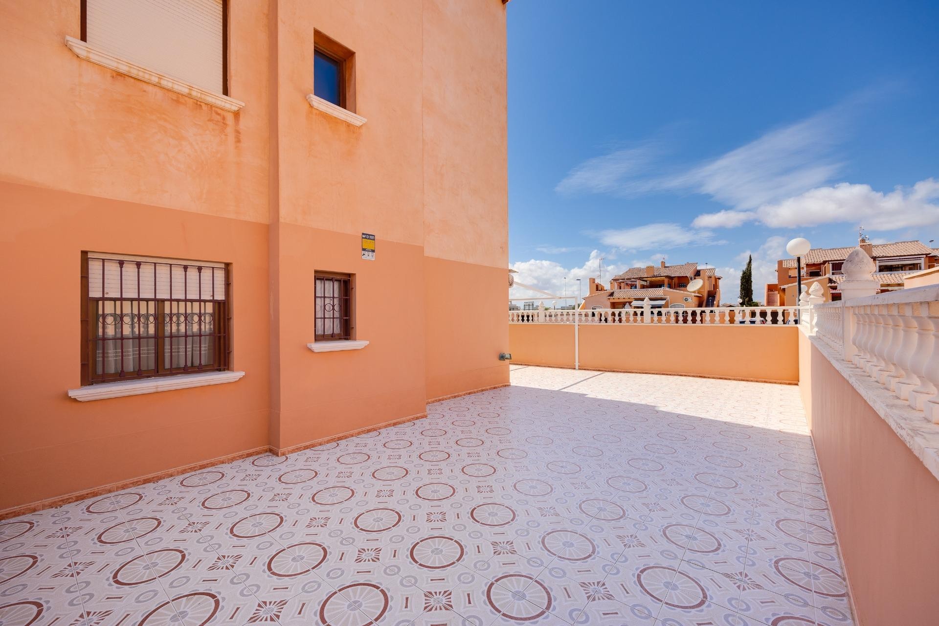 Resale - Bungalow -
Torrevieja - Torrejón