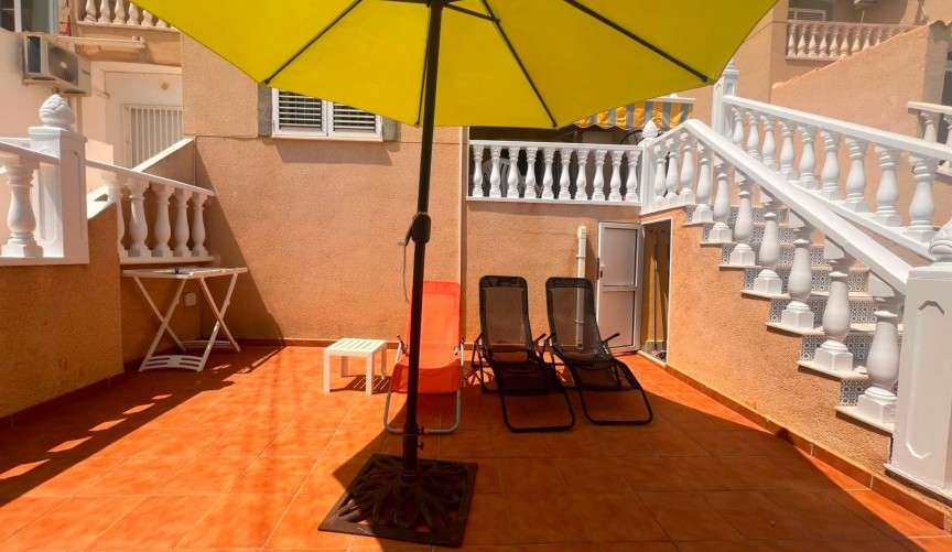 Resale - Bungalow -
Torrevieja - Torrejón