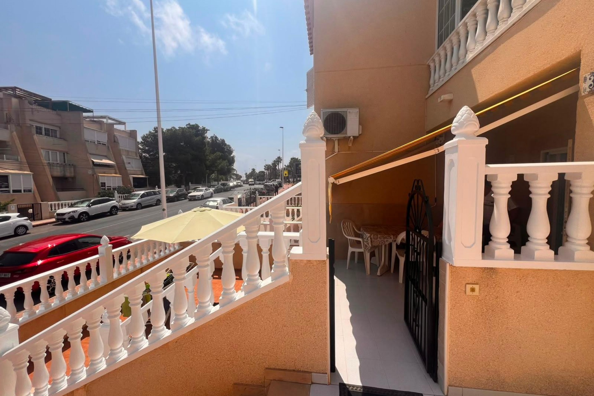 Resale - Bungalow -
Torrevieja - Torrejón