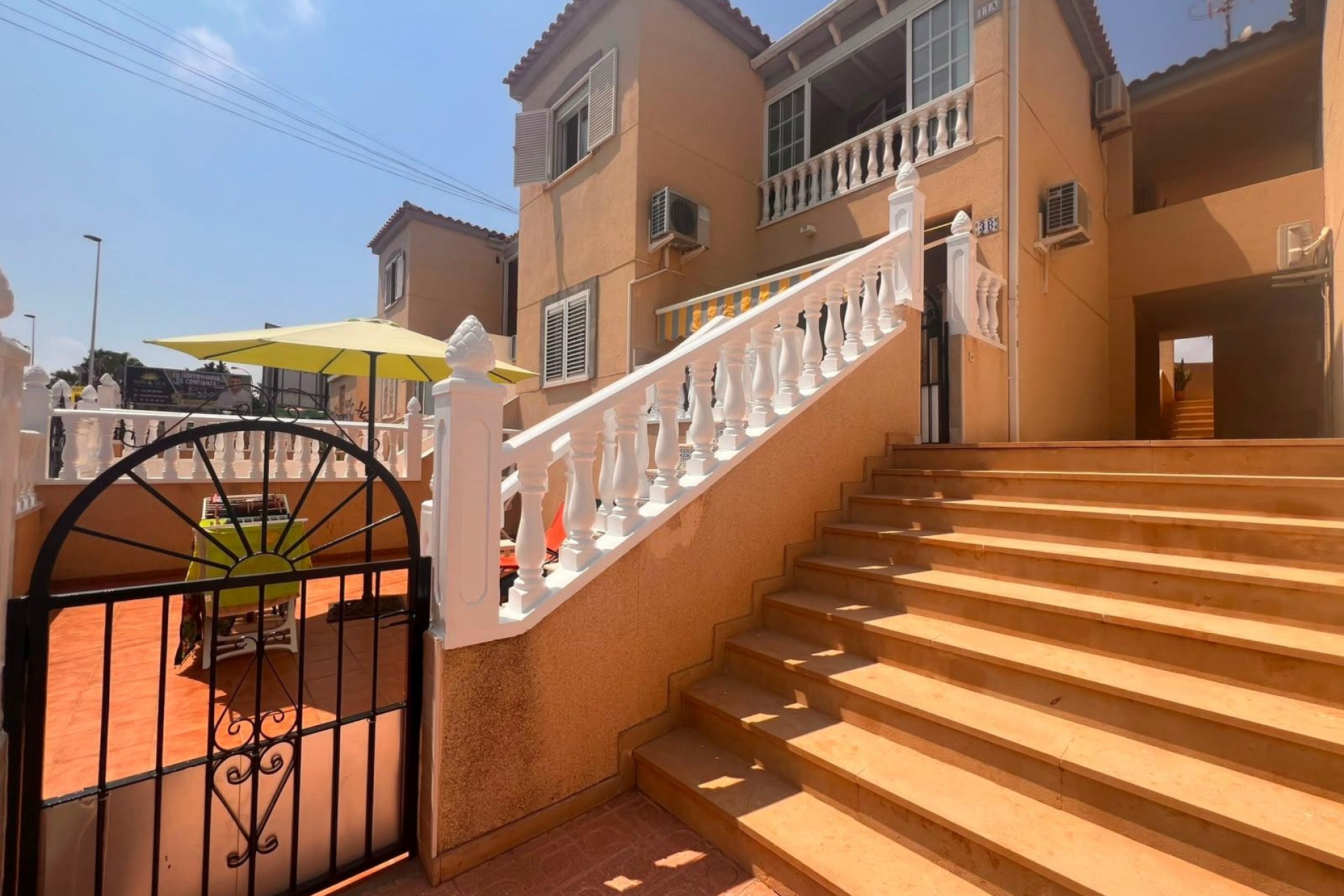 Resale - Bungalow -
Torrevieja - Torrejón