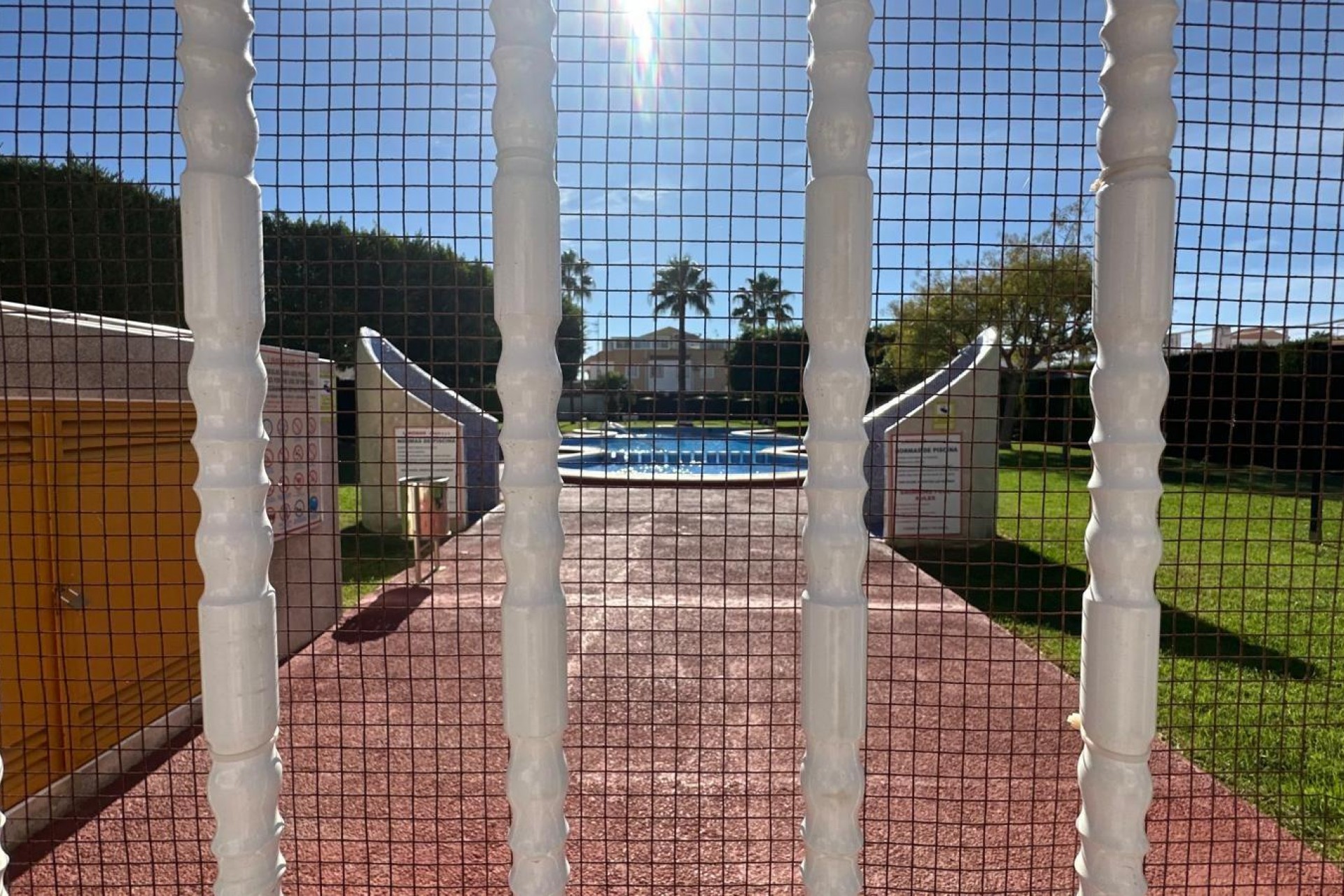 Resale - Bungalow -
Torrevieja - Torretas