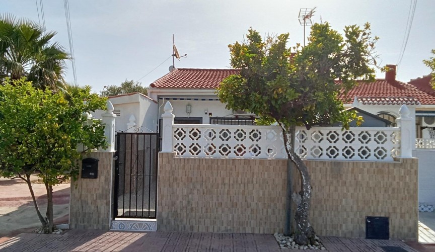 Resale - Bungalow -
Torrevieja - Torretas