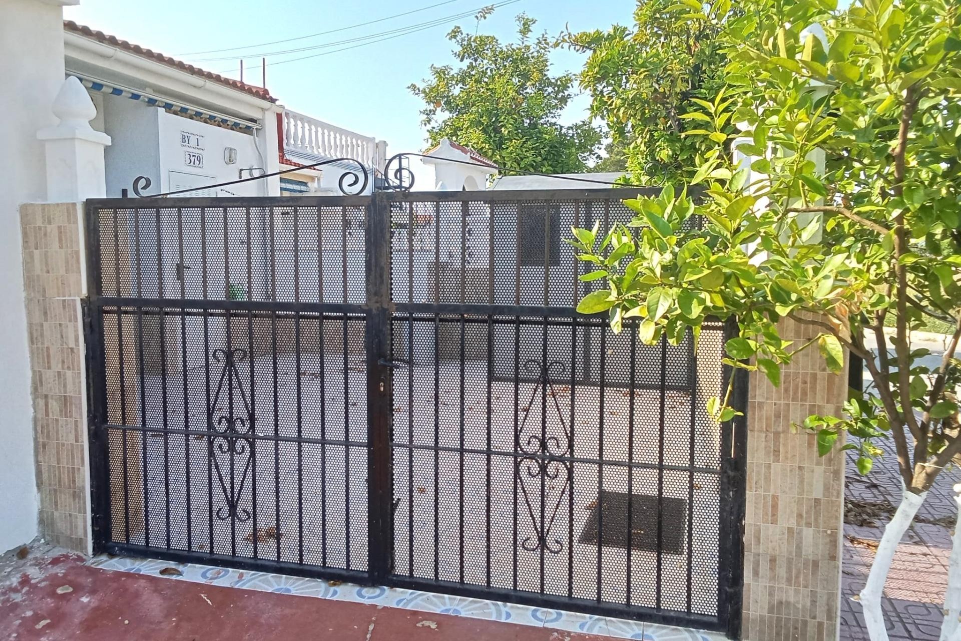 Resale - Bungalow -
Torrevieja - Torretas