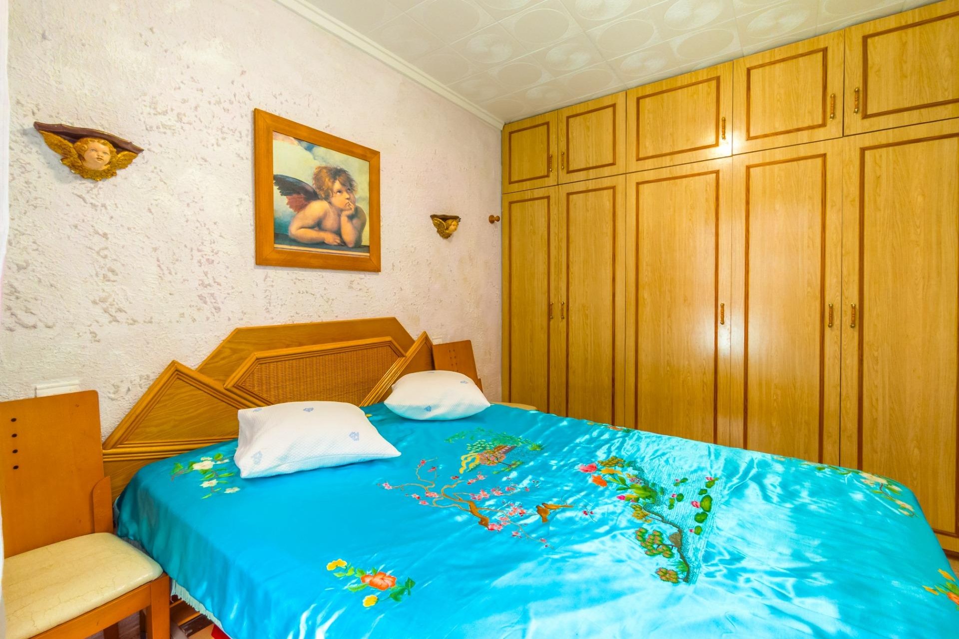 Resale - Bungalow -
Torrevieja - Torretas