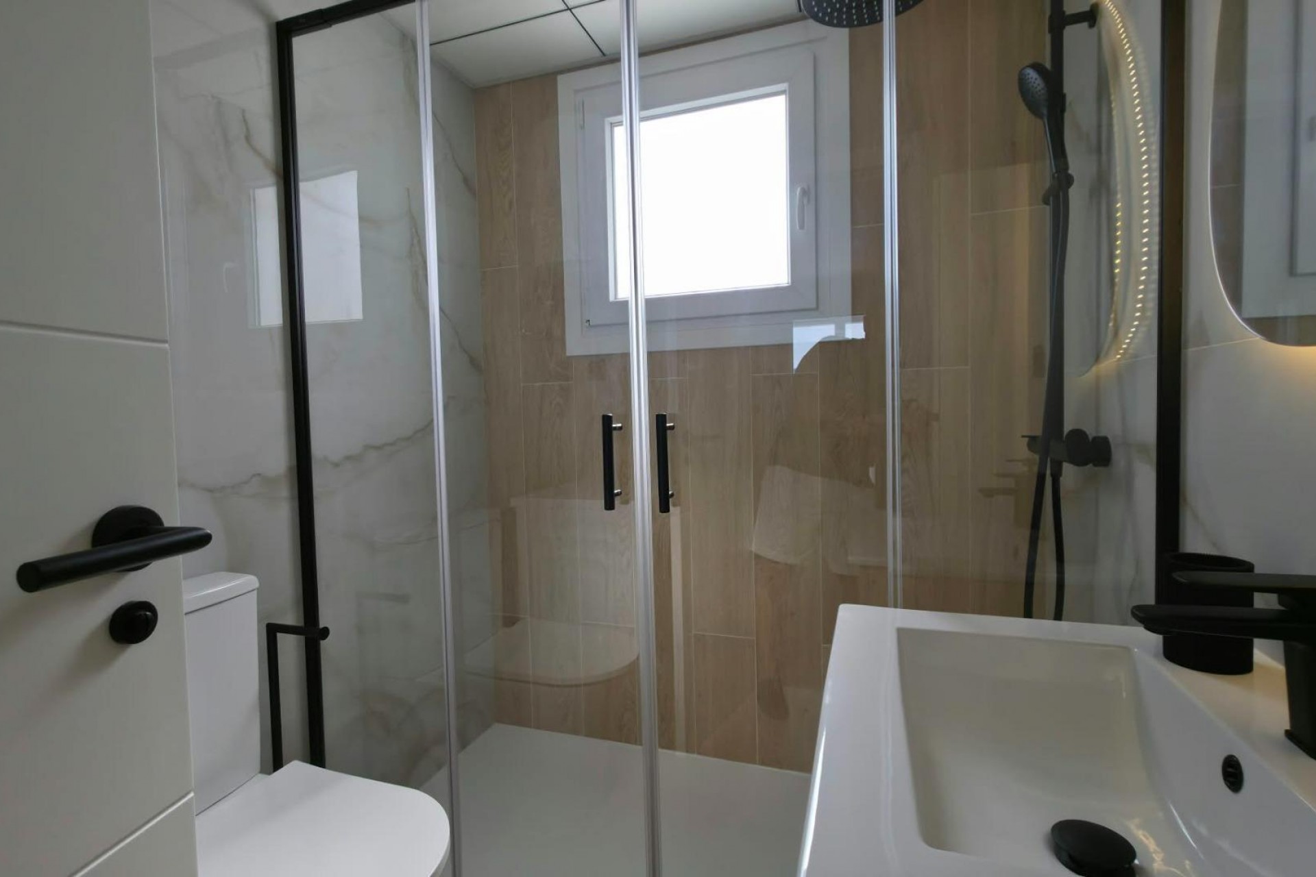 Resale - Bungalow -
Torrevieja - Zona Los Frutales