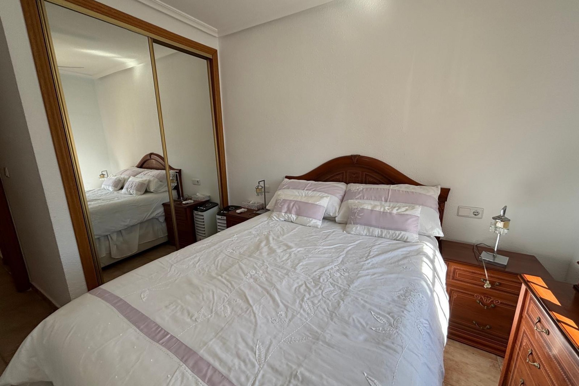 Resale - Bungalow -
Torrevieja