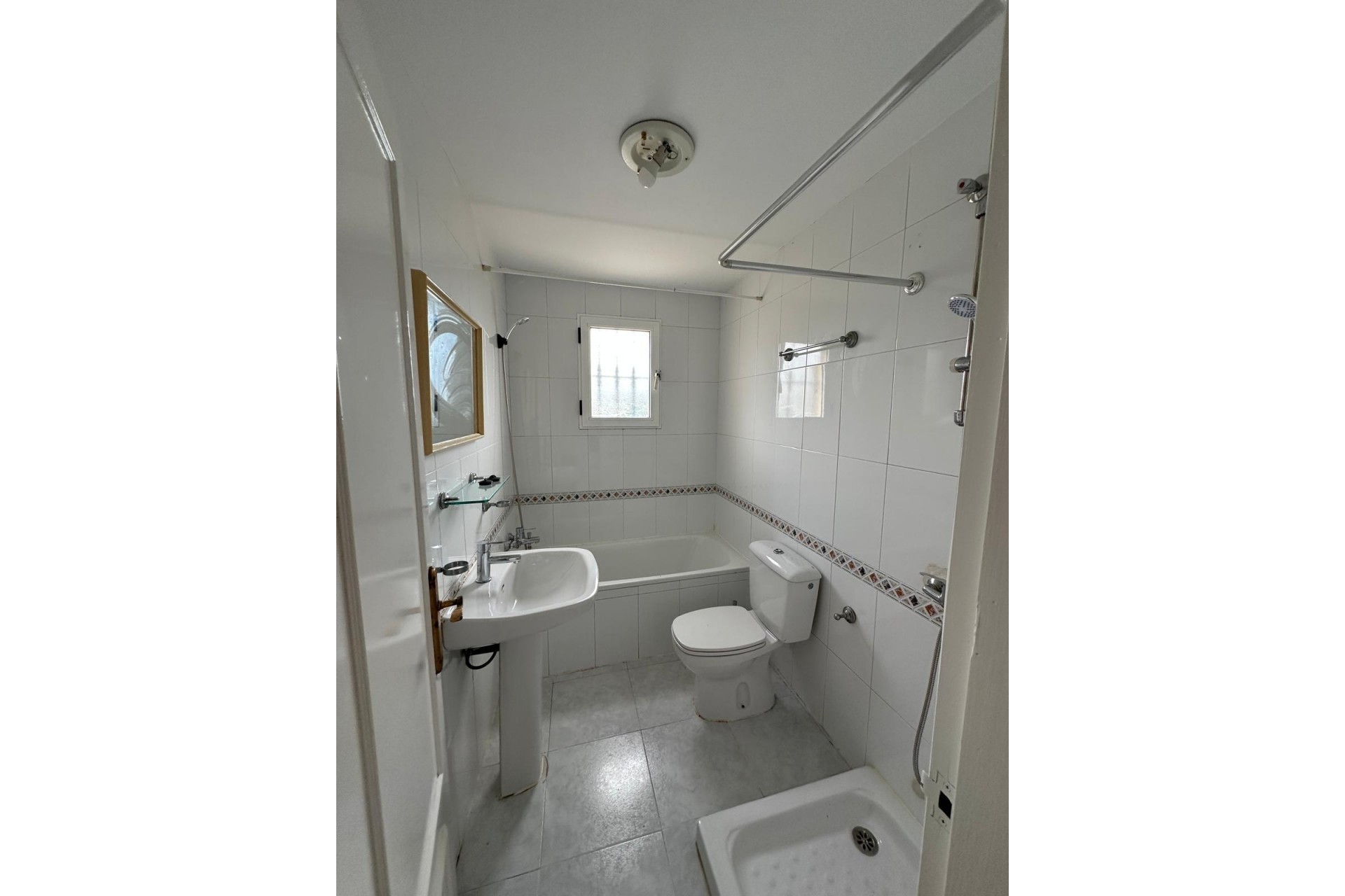 Resale - Bungalow -
Torrevieja