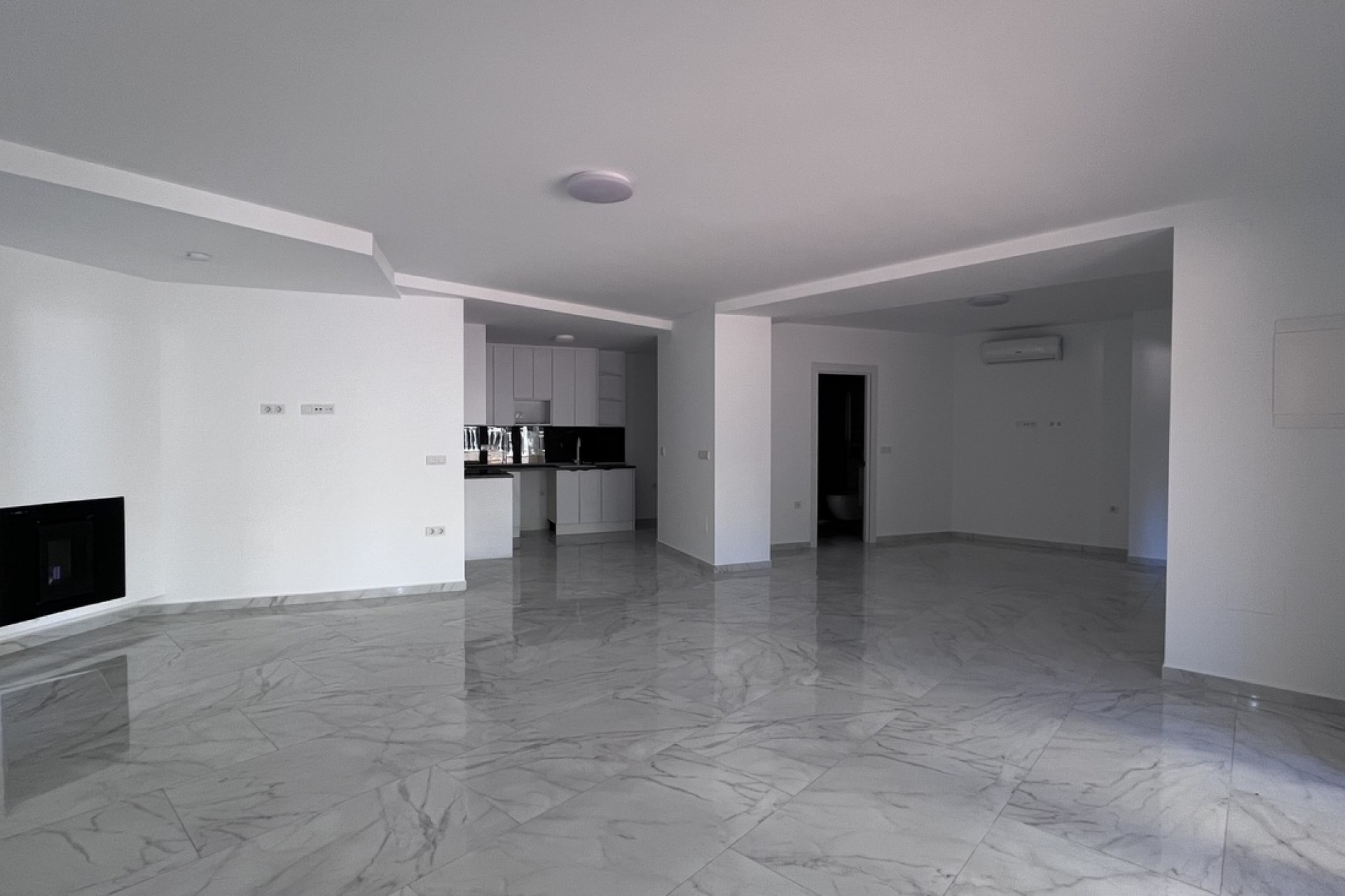 Resale - Bungalow -
Torrevieja