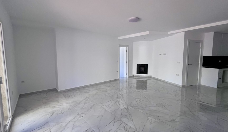 Resale - Bungalow -
Torrevieja