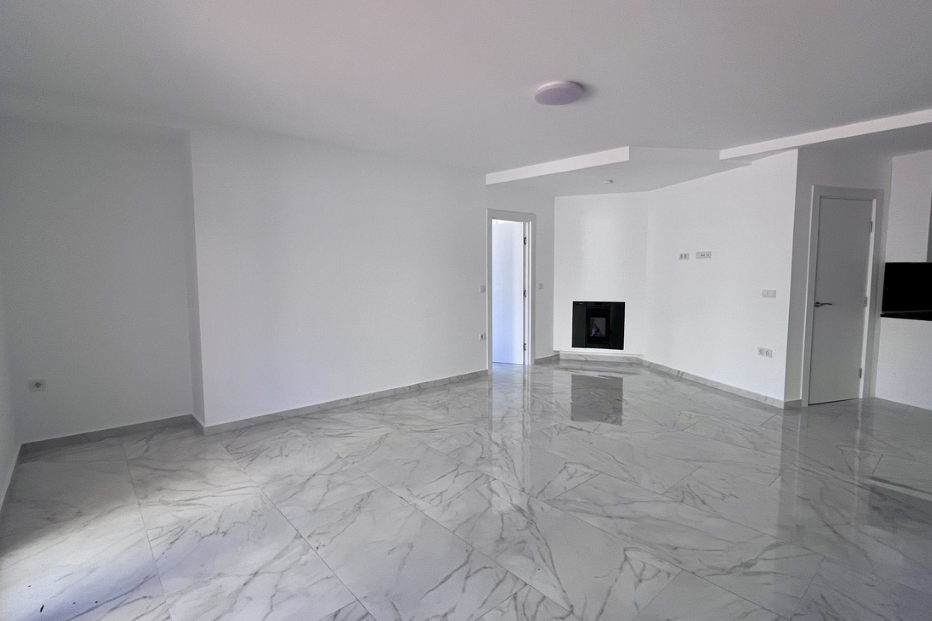 Resale - Bungalow -
Torrevieja