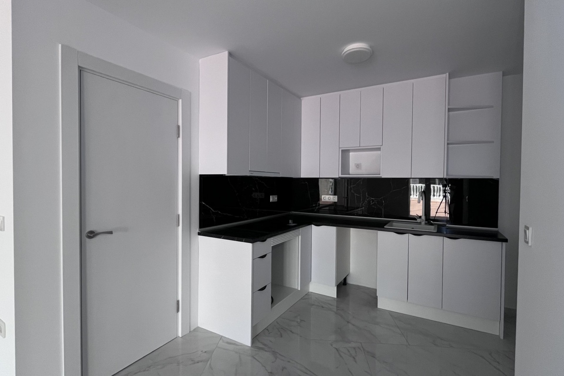 Resale - Bungalow -
Torrevieja