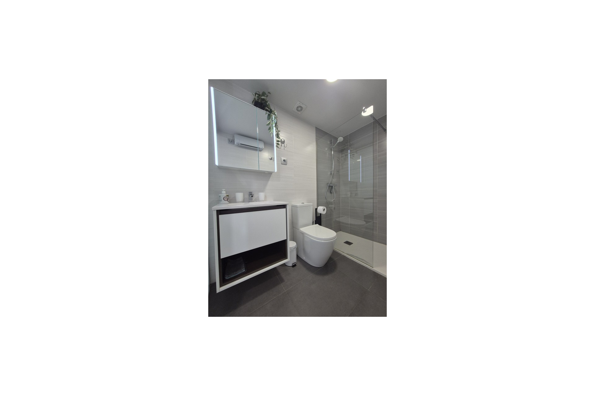 Resale - Bungalow -
Vistabella Golf Entre Naranjos - Inland