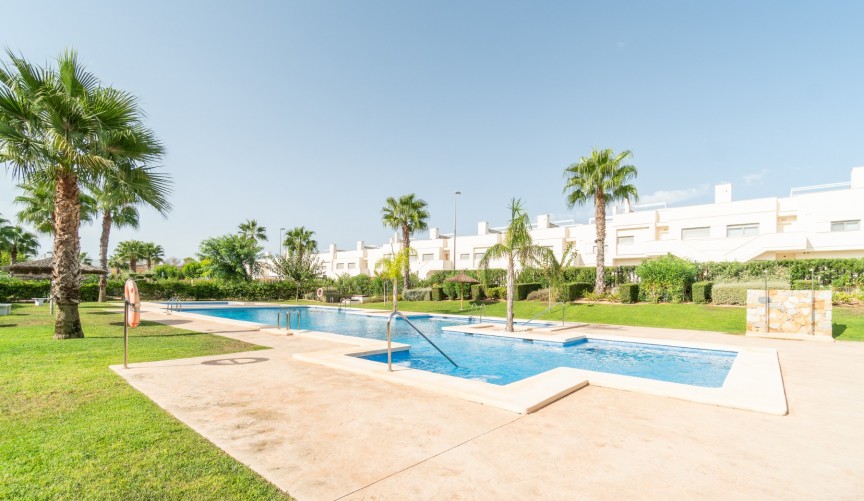 Resale - Bungalow -
Vistabella Golf Entre Naranjos - Inland