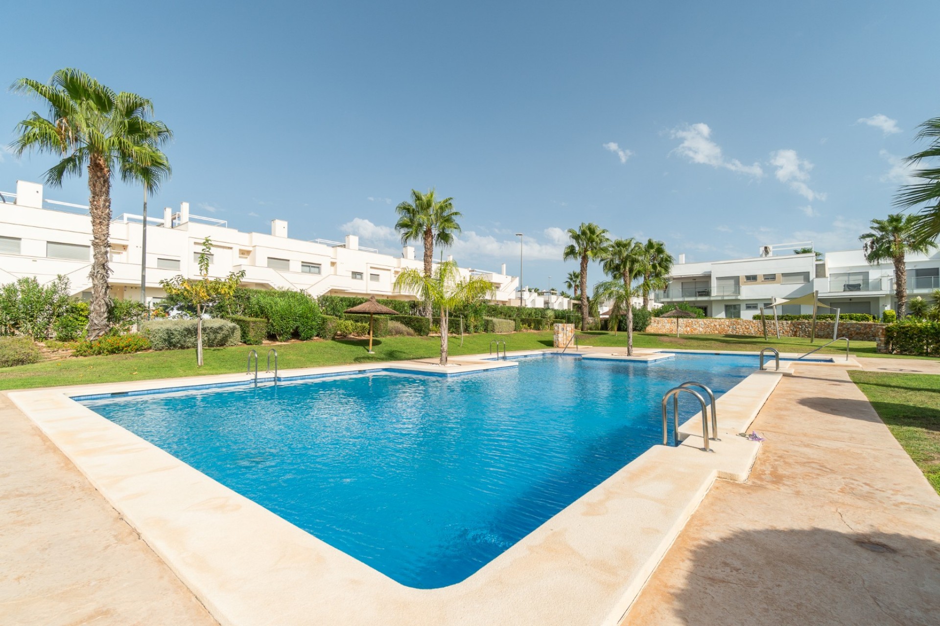Resale - Bungalow -
Vistabella Golf Entre Naranjos - Inland