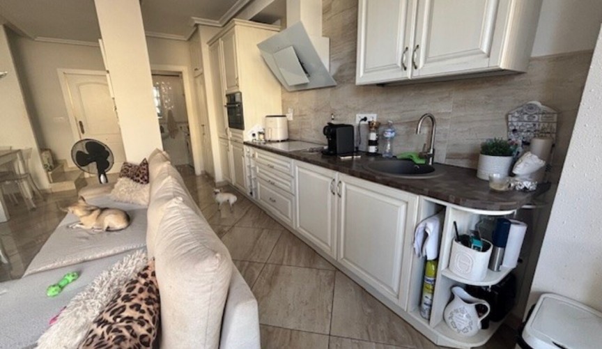 Resale - Duplex -
La Florida - Inland