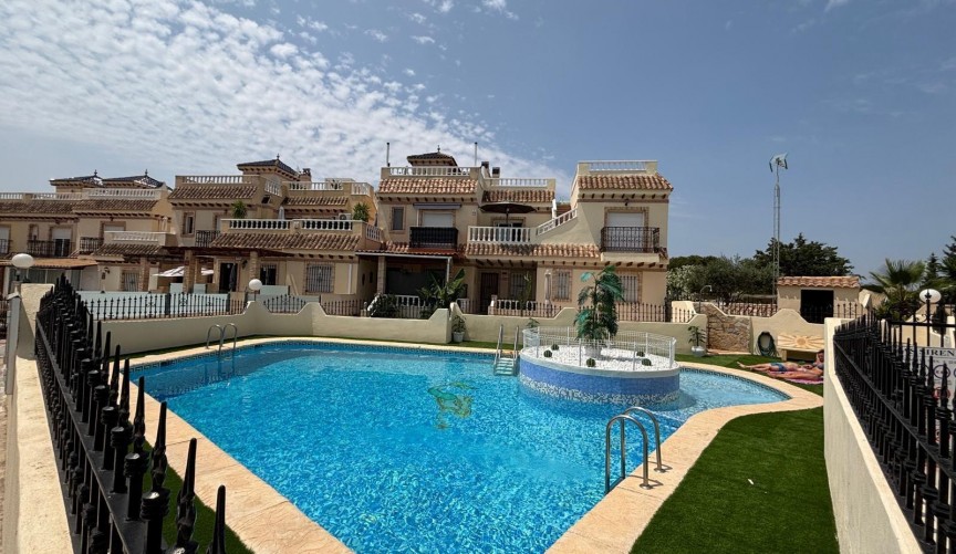 Resale - Duplex -
Orihuela Costa - Los Almendros-la Florida