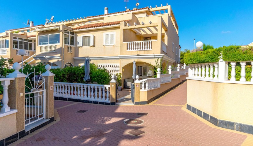 Resale - Duplex -
Orihuela Costa - Playa Flamenca