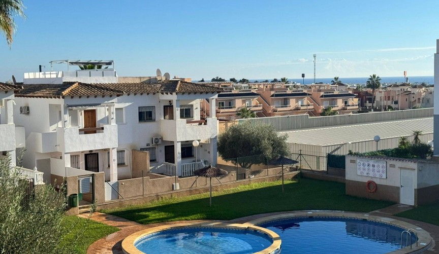 Resale - Duplex -
Orihuela - Los Balcones Y Los Altos