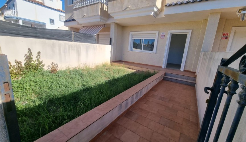 Resale - Duplex -
San Miguel de Salinas - Blue Hills