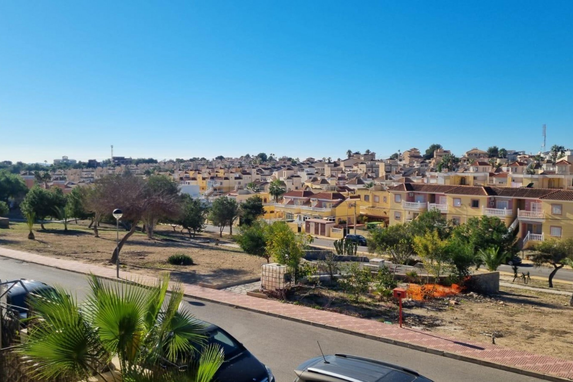 Resale - Duplex -
San Miguel de Salinas - Blue Hills