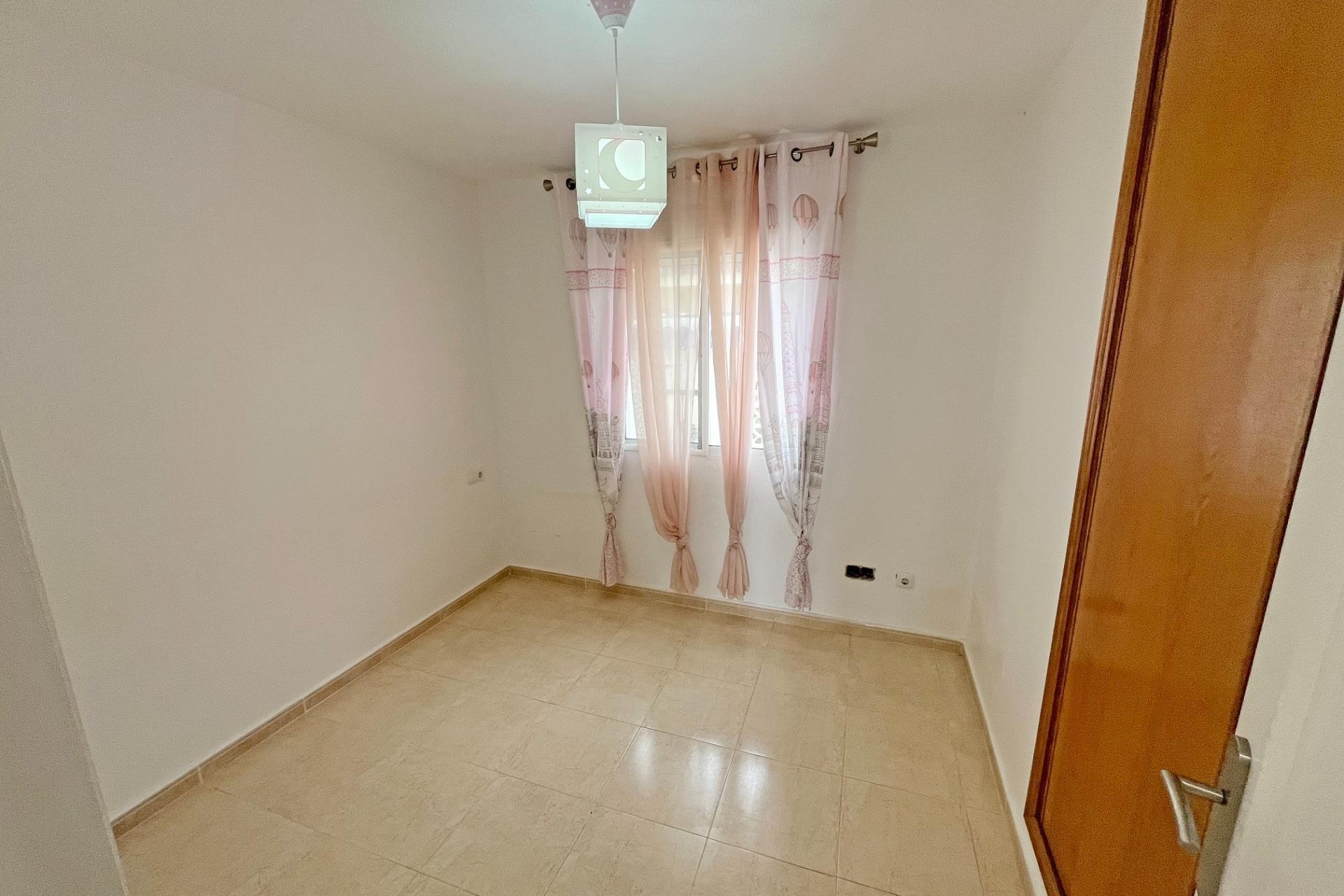 Resale - Duplex -
San Miguel de Salinas - Las Filipinas