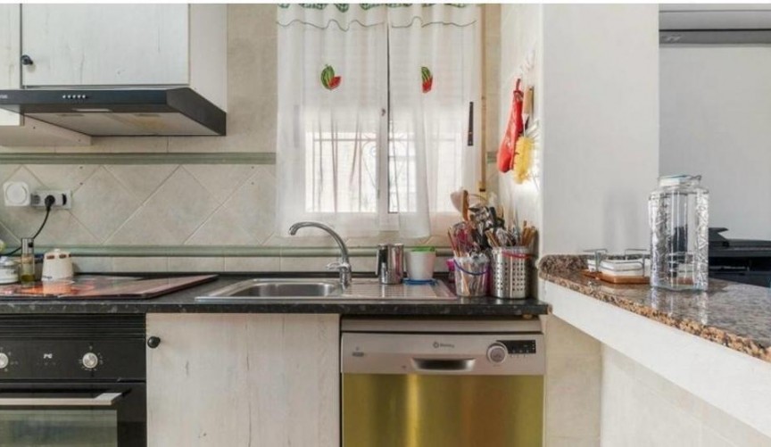 Resale - Duplex -
San Miguel de Salinas - Las Filipinas