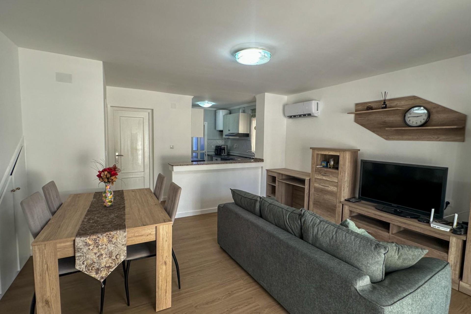 Resale - Duplex -
San Miguel de Salinas - Las Filipinas