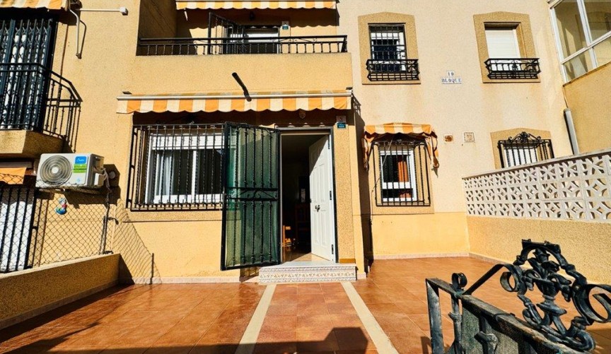 Resale - Duplex -
Torrevieja - Costa Blanca