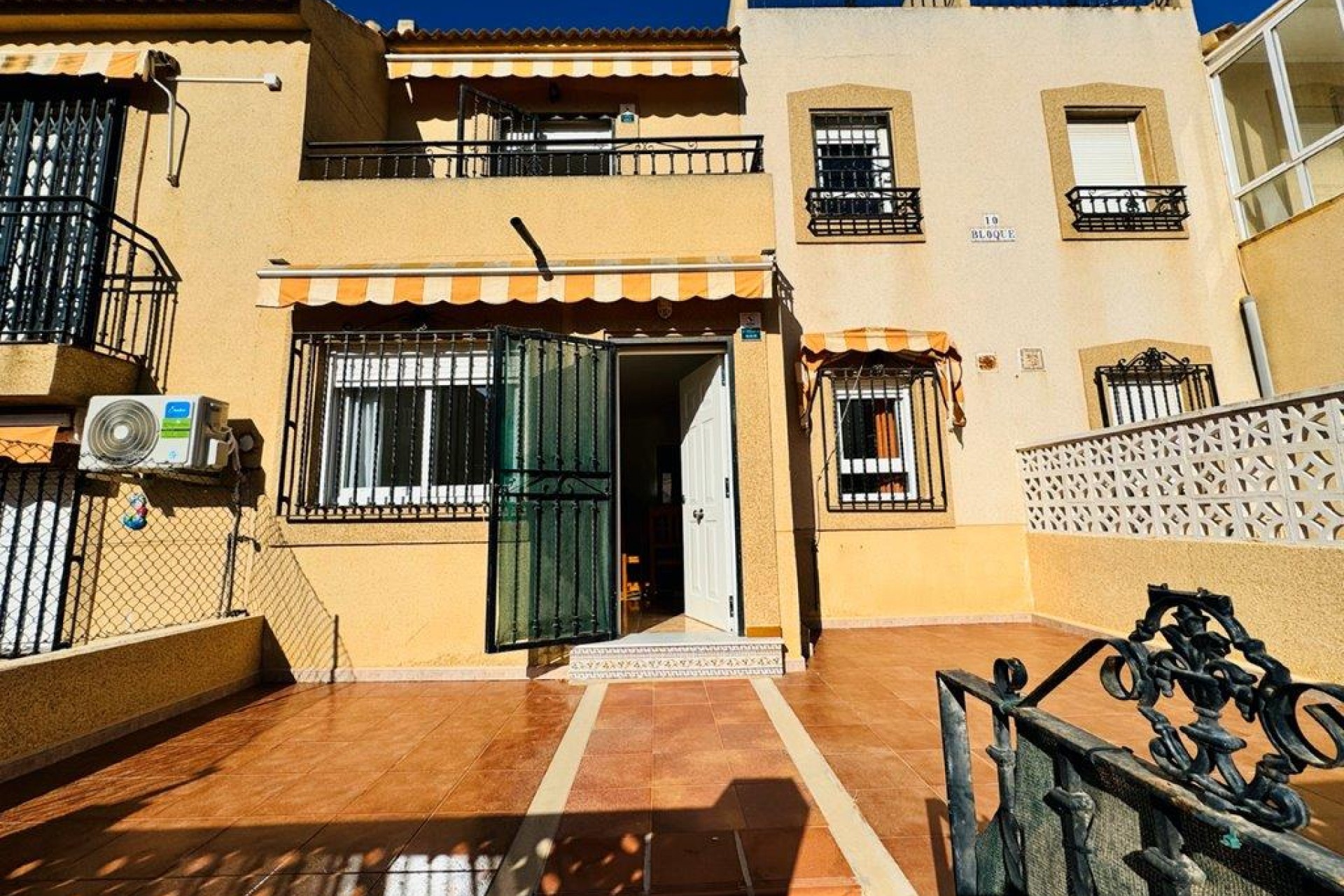 Resale - Duplex -
Torrevieja - Costa Blanca