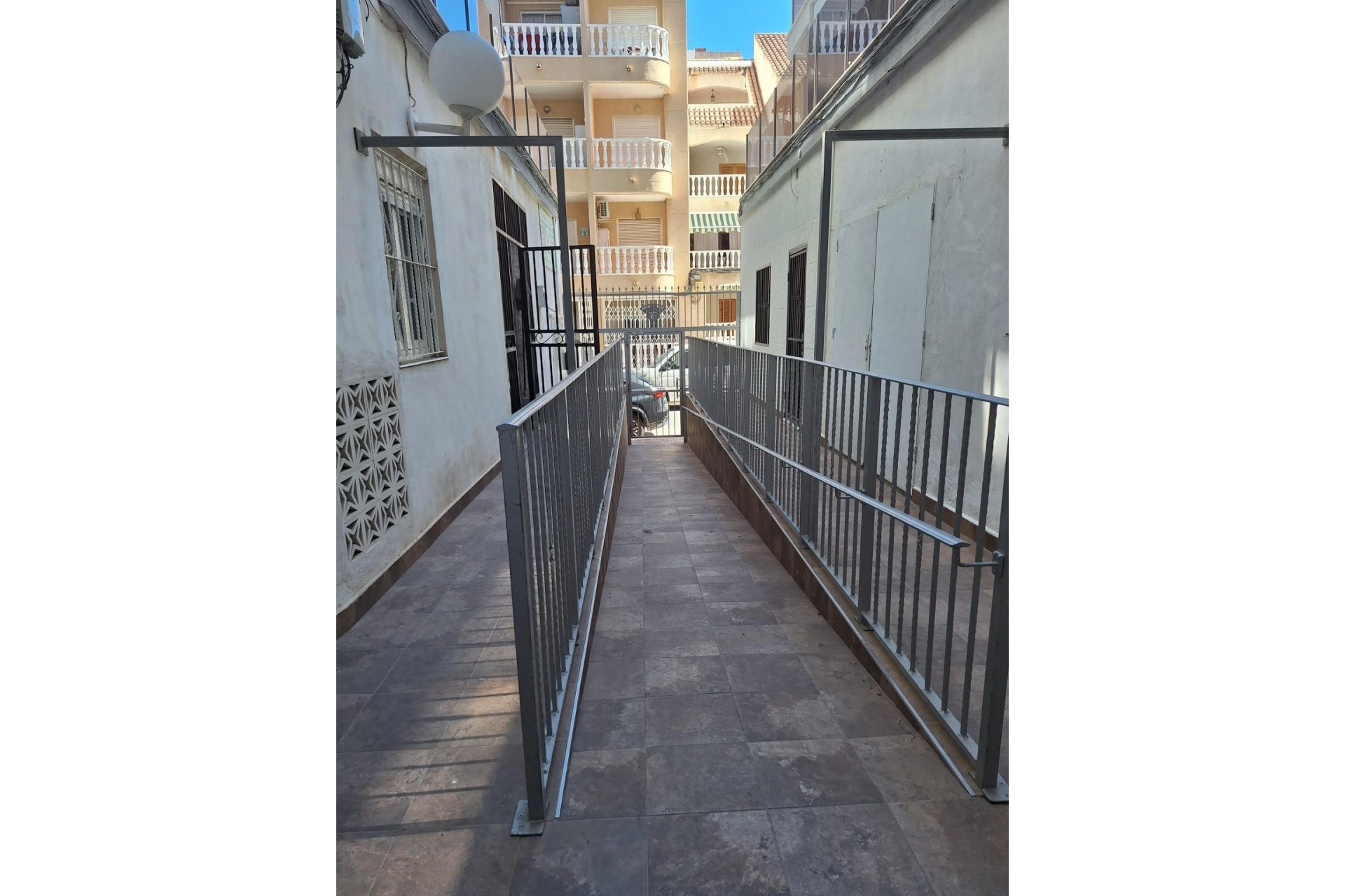 Resale - Duplex -
Torrevieja - Habaneras