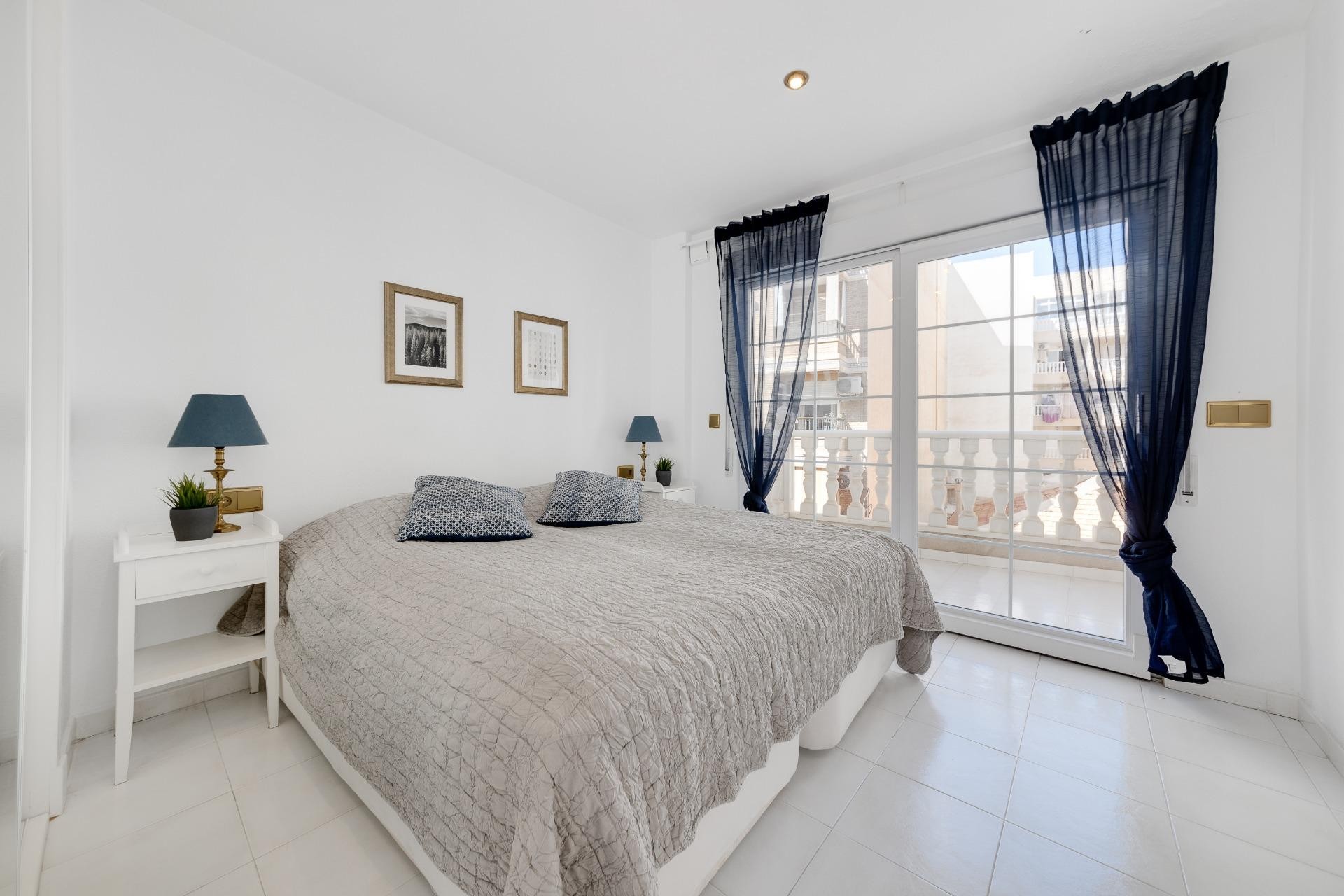 Resale - Duplex -
Torrevieja - Playa de los Locos