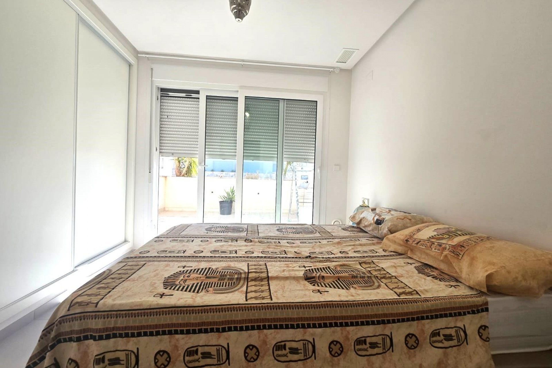Resale - Duplex -
Torrevieja - Sector 25